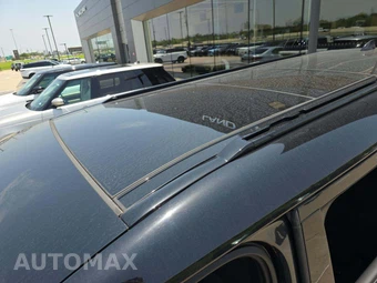 2025 Land Rover Defender 130 X-Dynamic SE - miniatura 12