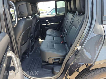 2025 Land Rover Defender 130 X-Dynamic SE - miniatura 13