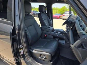 2025 Land Rover Defender 130 X-Dynamic SE - miniatura 19