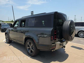 2025 Land Rover Defender 130 X-Dynamic SE - miniatura 2