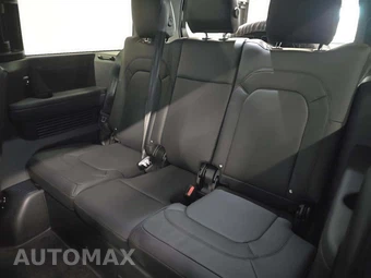 2025 Land Rover Defender 130 X-Dynamic SE – miniatura 14