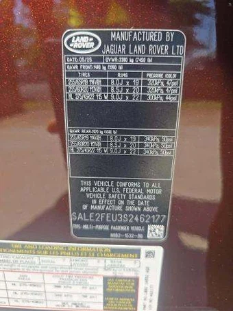 2025 Land Rover Defender 130 X-Dynamic SE – miniatura 6
