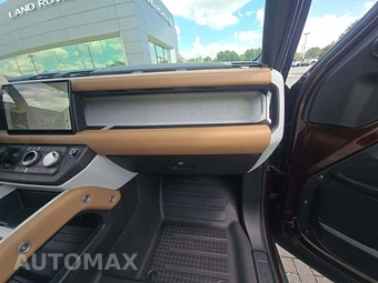2025 Land Rover Defender 130 X-Dynamic SE - miniatura 17