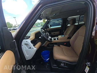 2025 Land Rover Defender 130 X-Dynamic SE - miniatura 3