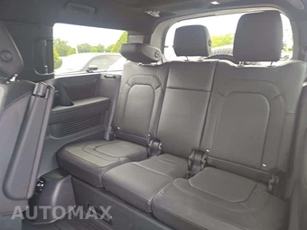 2025 Land Rover Defender 130 X-Dynamic SE - miniatura 11