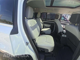 2025 Land Rover Defender 130 X-Dynamic SE - miniatura 14