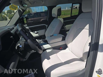2025 Land Rover Defender 130 X-Dynamic SE - miniatura 3