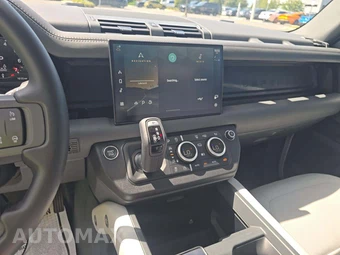 2025 Land Rover Defender 130 X-Dynamic SE - miniatura 7