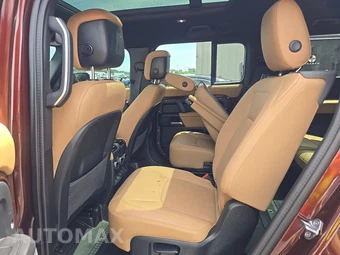 2025 Land Rover Defender 130 X-Dynamic SE - miniatura 13