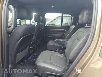 2025 Land Rover Defender 130 X – miniatura 13