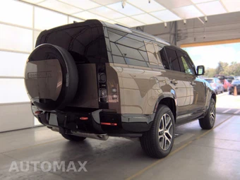2025 Land Rover Defender 130 X – miniatura 4