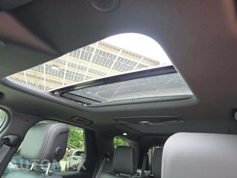 2025 Land Rover Discovery Dynamic SE - miniatura 8