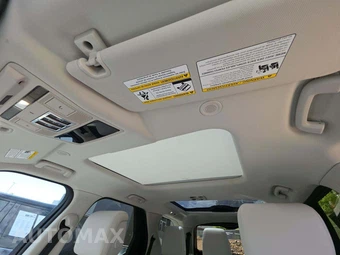 2025 Land Rover Discovery S – miniatura 11