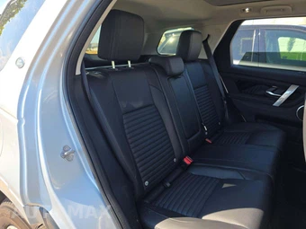 2025 Land Rover Discovery Sport S – miniatura 16