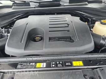 2025 Land Rover Range Rover Plug-In Hybrid SE – miniatura 15