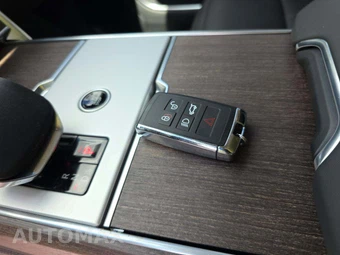 2025 Land Rover Range Rover SE LWB w/7-Passenger Seating – miniatura 8