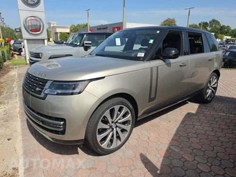 2025 Land Rover Range Rover SE LWB w/7-Passenger Seating