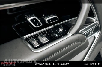 2025 Land Rover Range Rover SE LWB w/7-Passenger Seating - miniatura 17