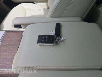 2025 Land Rover Range Rover SE LWB w/7-Passenger Seating - miniatura 8