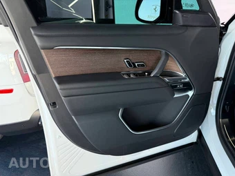 2025 Land Rover Range Rover SE LWB w/7-Passenger Seating - miniatura 8