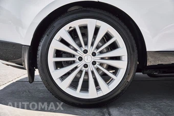 2025 Land Rover Range Rover SE - miniatura 17