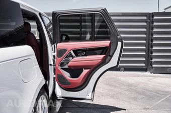 2025 Land Rover Range Rover SE - miniatura 22