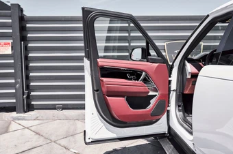 2025 Land Rover Range Rover SE - miniatura 26