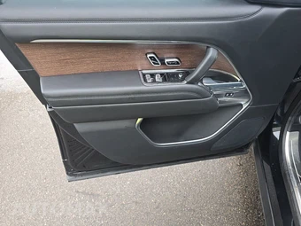 2025 Land Rover Range Rover SE - miniatura 9