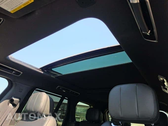 2025 Land Rover Range Rover SE - miniatura 11