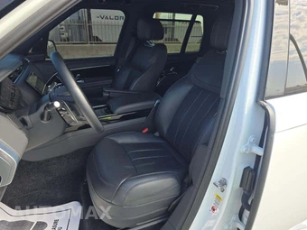 2025 Land Rover Range Rover SE - miniatura 3