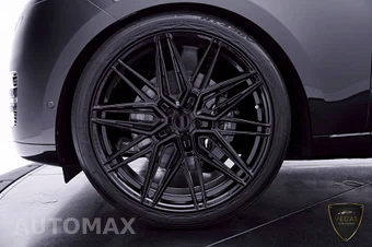 2025 Land Rover Range Rover SE - miniatura 3