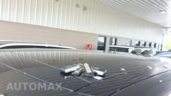 2025 Land Rover Range Rover SE - miniatura 19