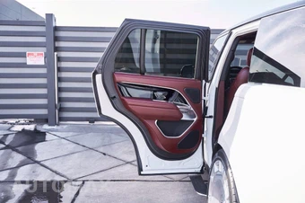 2025 Land Rover Range Rover SE - miniatura 25