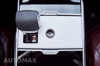 2025 Land Rover Range Rover SE - miniatura 63