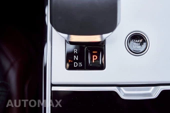 2025 Land Rover Range Rover SE - miniatura 64