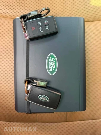 2025 Land Rover Range Rover SE - miniatura 22