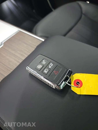 2025 Land Rover Range Rover SE – miniatura 8