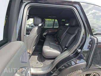 2025 Land Rover Range Rover SE – miniatura 13