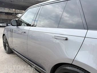 2025 Land Rover Range Rover SE - miniatura 12