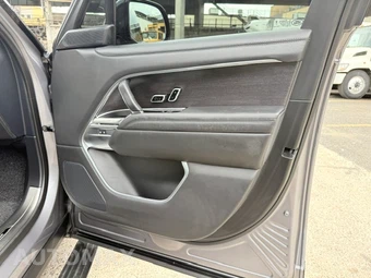 2025 Land Rover Range Rover SE - miniatura 32