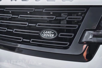 2025 Land Rover Range Rover SE - miniatura 8