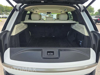 2025 Land Rover Range Rover SE - miniatura 11