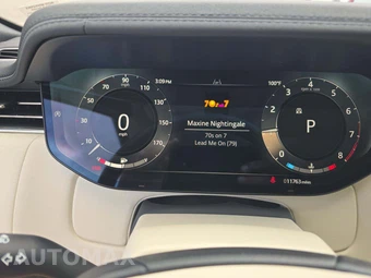 2025 Land Rover Range Rover SE - miniatura 6