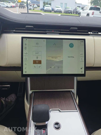 2025 Land Rover Range Rover SE - miniatura 7