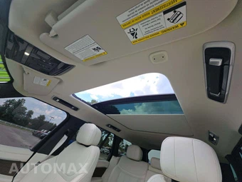 2025 Land Rover Range Rover SE - miniatura 8