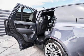 2025 Land Rover Range Rover SE - miniatura 26