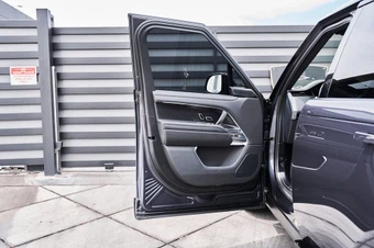 2025 Land Rover Range Rover SE - miniatura 27