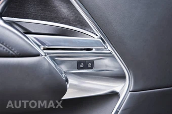 2025 Land Rover Range Rover SE - miniatura 32