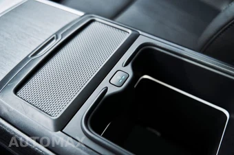 2025 Land Rover Range Rover SE - miniatura 62