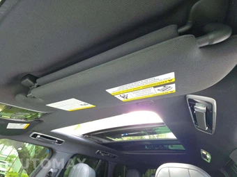 2025 Land Rover Range Rover SE – miniatura 11